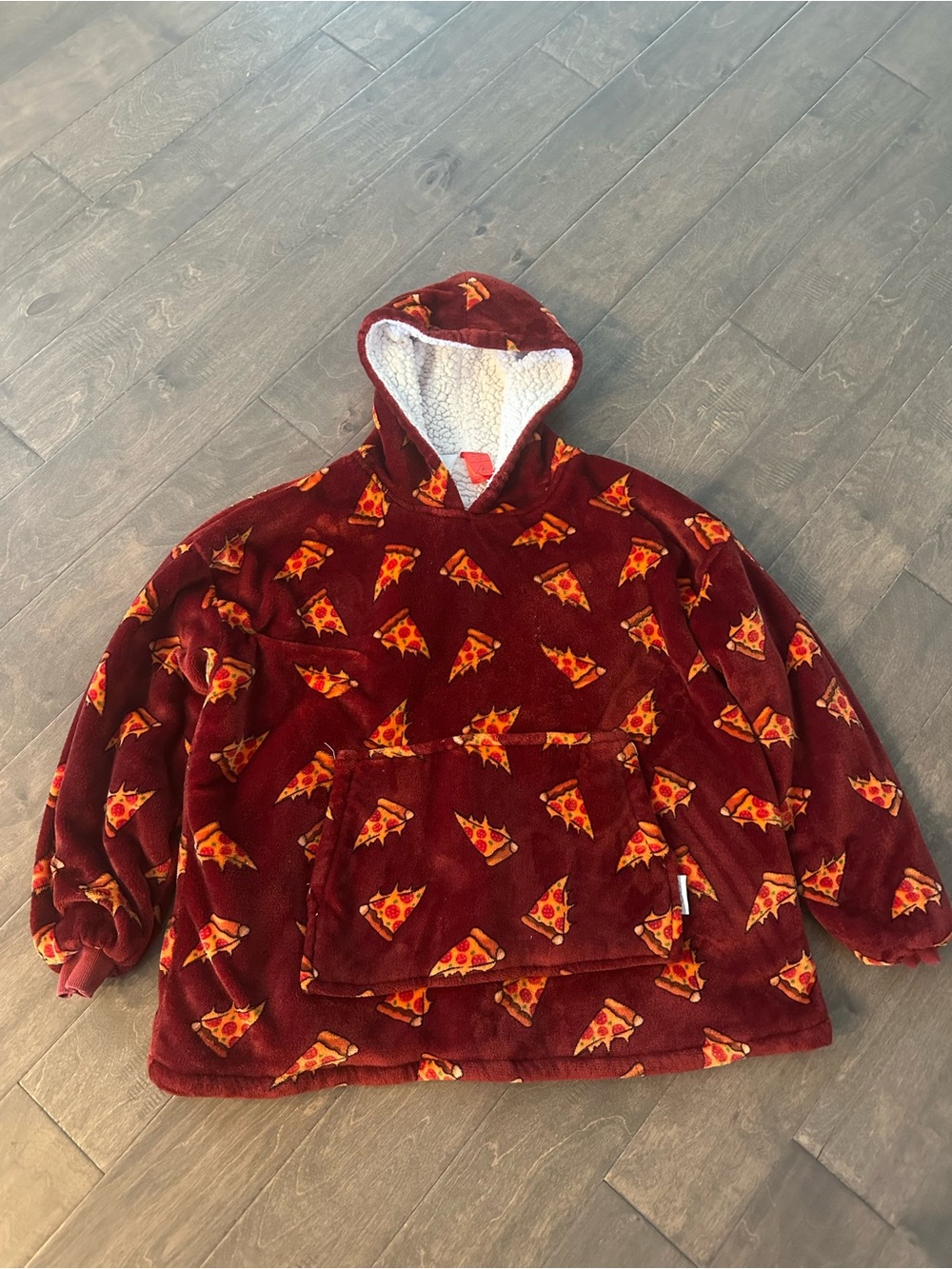 The Oodie Pizza Oversized Sherpa fleece hoody blanket one size in burgundy 🍕